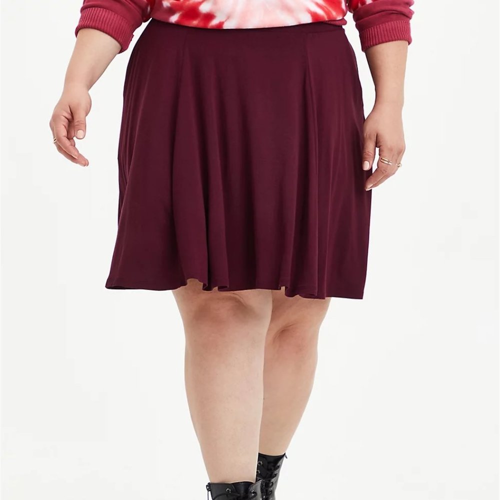 Torrid NWT Size 00/M-L/10 Circle Skater Mini Skirt Super Soft Burgundy